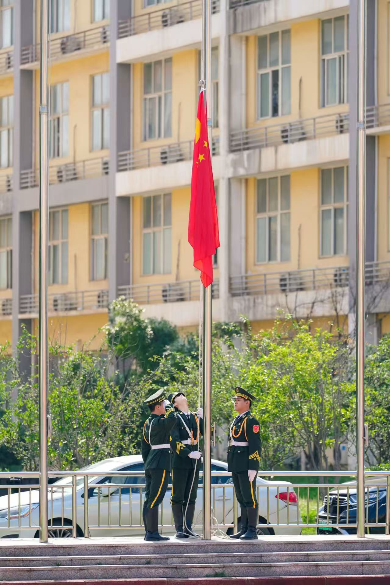 升旗.jpg